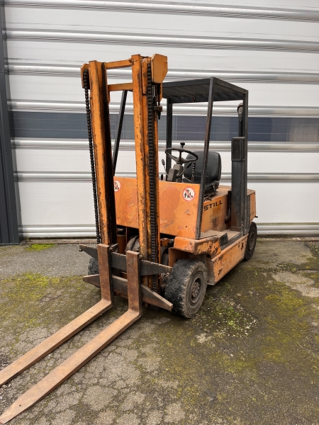 Verkauf von Gabelstaplern, BW-Restposten und Transport BW-Depot Tolk ...