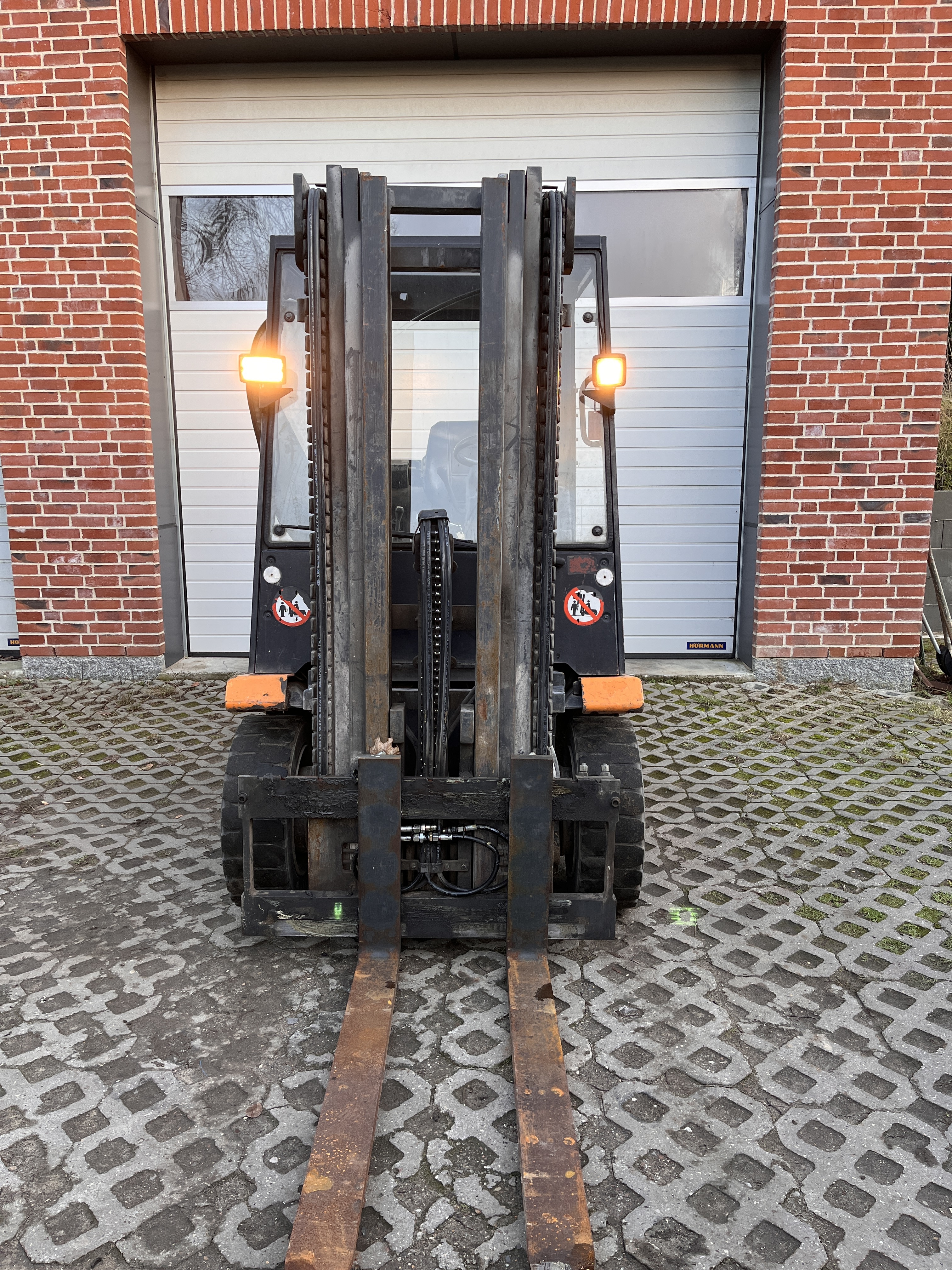 Verkauf von Gabelstaplern, BW-Restposten und Transport BW-Depot Tolk ...