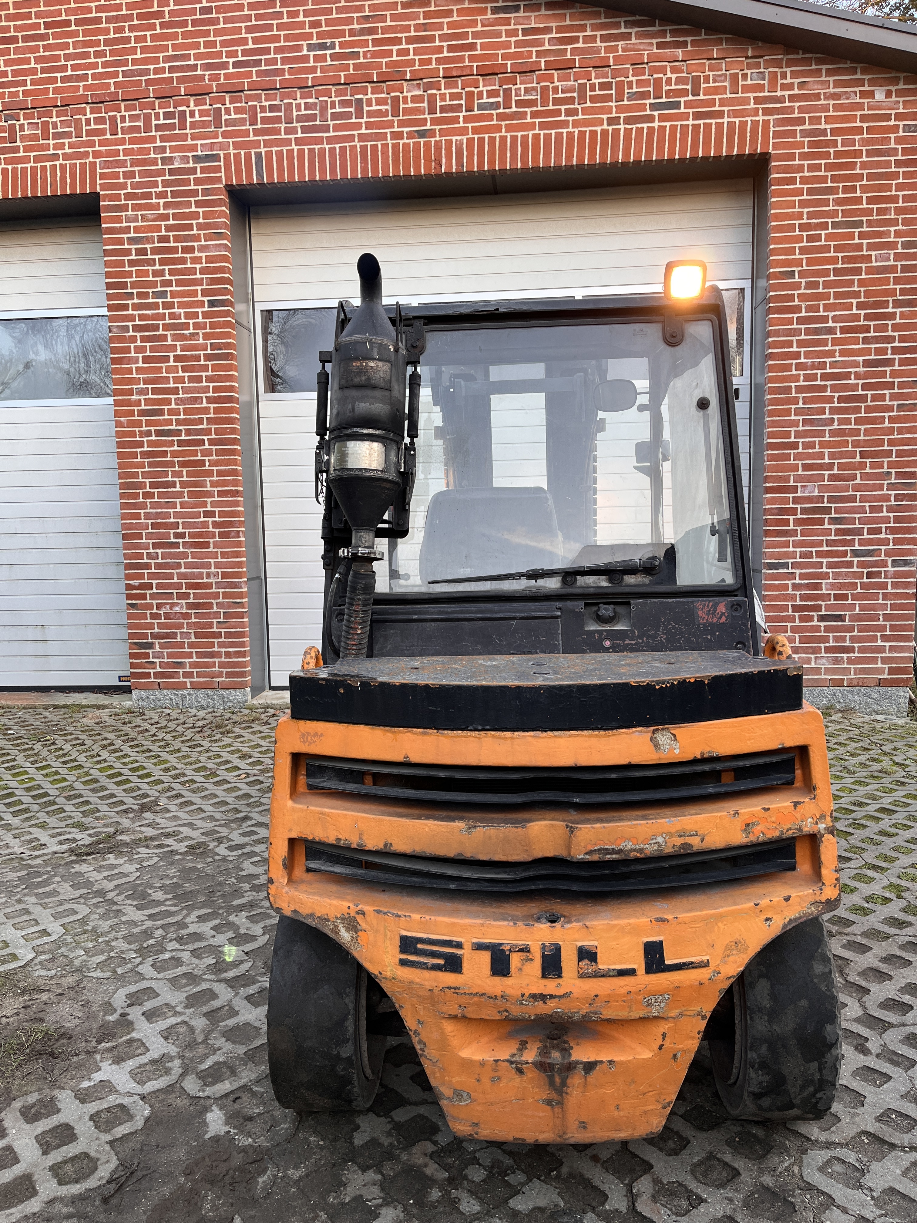 Verkauf von Gabelstaplern, BW-Restposten und Transport BW-Depot Tolk ...